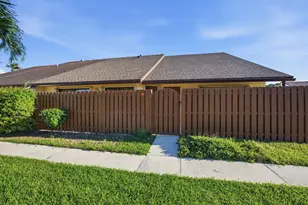 131 Springdale Cir, Palm Springs, FL 33461 - Photo 19