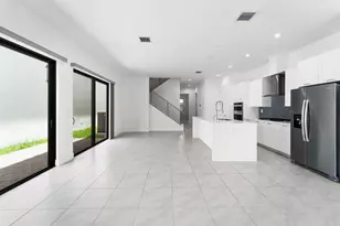 8173 NW 42nd St, Doral, FL 33166 - Photo 11