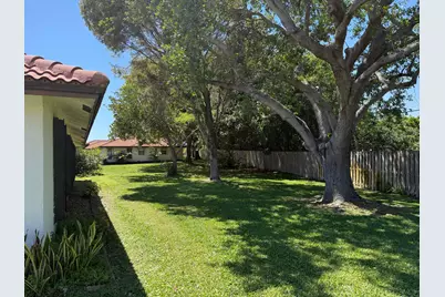 337 Knob Hill Boulevard, Boca Raton, FL 33431 - Photo 13