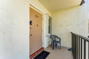 130 Lake Meryl Dr, West Palm Beach, FL 33411 - Photo 5