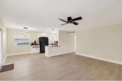 225 Seville Boulevard #J, Delray Beach, FL 33446 - Photo 11