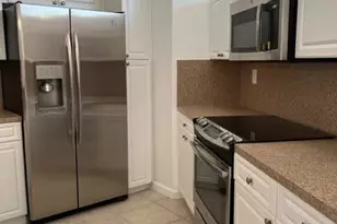 8285 Severn Dr, Boca Raton, FL 33433 - Photo 5