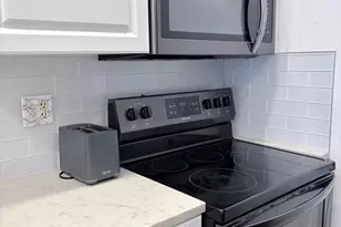 2316 S Cypress Bend Dr, Pompano Beach, FL 33069 - Photo 7