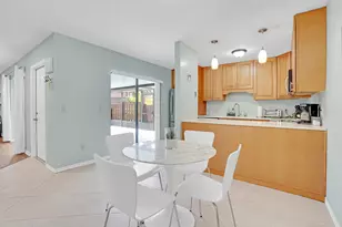 3201 SE Guenevere Ln, Port Saint Lucie, FL 34952 - Photo 11