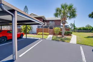 3201 SE Guenevere Ln, Port Saint Lucie, FL 34952 - Photo 3