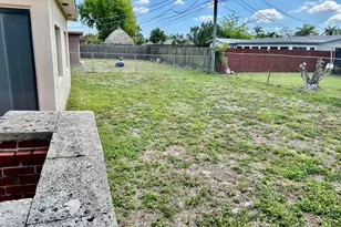 11450 NW 35th Pl, Sunrise, FL 33323 - Photo 23