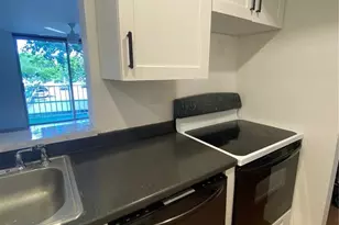 1740 NW N River Dr, Miami, FL 33125 - Photo 9