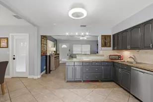 720 NE 7th St, Pompano Beach, FL 33060 - Photo 21