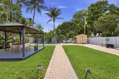 720 NE 7th Street, Pompano Beach, FL 33060 - Photo 3