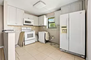 1302 Nebraska Ave, Fort Pierce, FL 34950 - Photo 7
