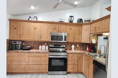 3226 S Carambola Cir S, Coconut Creek, FL 33066 - Photo 9