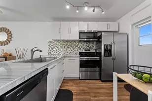 5275 NW 10th Ct, Plantation, FL 33313 - Photo 5