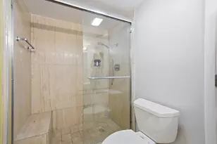 1201 S Ocean Dr, Hollywood, FL 33019 - Photo 31