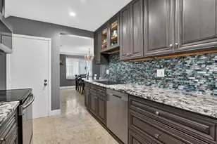 257 SW 5th St, Boca Raton, FL 33432 - Photo 15