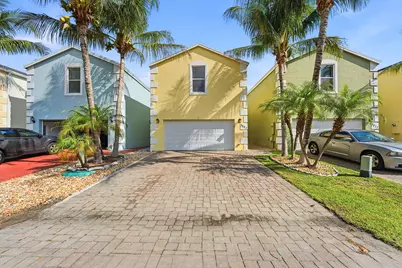 3221 Johns Place, Palm Springs, FL 33461 - Photo 1