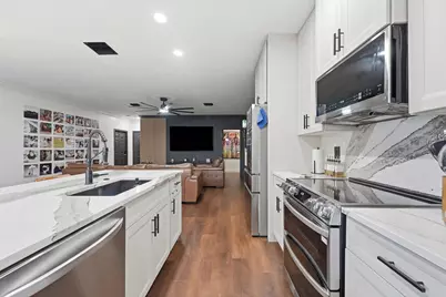 3221 Johns Place, Palm Springs, FL 33461 - Photo 9