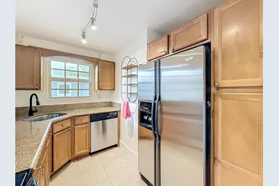 305 SE 11th Avenue #D, Pompano Beach, FL 33060 - Photo 9