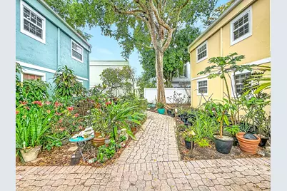 305 SE 11th Avenue #D, Pompano Beach, FL 33060 - Photo 19