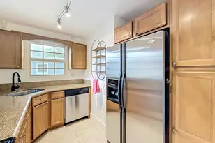 305 SE 11th Ave, Pompano Beach, FL 33060 - Photo 9