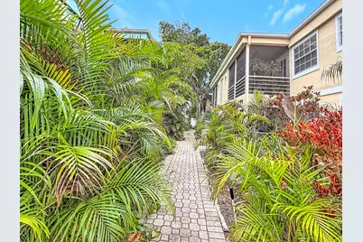305 SE 11th Avenue, Pompano Beach, FL 33060 - Photo 1