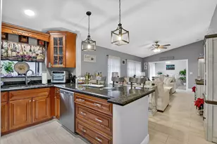 8081 Springtree Rd, Boca Raton, FL 33496 - Photo 5