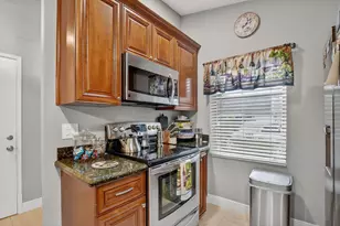 8081 Springtree Rd, Boca Raton, FL 33496 - Photo 7