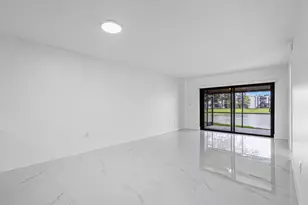 510 W Park Dr, Miami, FL 33172 - Photo 21