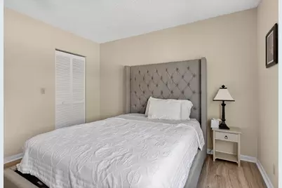 479 Brackenwood Lane N, Palm Beach Gardens, FL 33418 - Photo 31