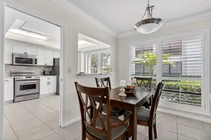 479 Brackenwood Ln N, Palm Beach Gardens, FL 33418 - Photo 3