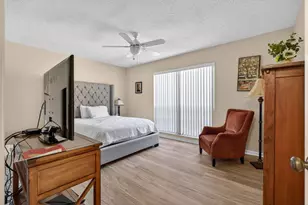 479 Brackenwood Ln N, Palm Beach Gardens, FL 33418 - Photo 29