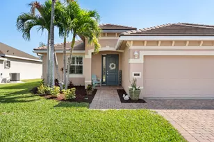 445 NW Sunflower Pl, Jensen Beach, FL 34957 - Photo 5