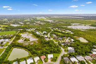 501 NW Pine Sap Pl, Jensen Beach, FL 34957 - Photo 33