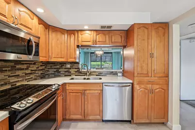 1101 Colony Point Circle #404, Pembroke Pines, FL 33026 - Photo 3