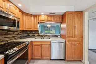 1101 Colony Point Cir, Pembroke Pines, FL 33026 - Photo 3