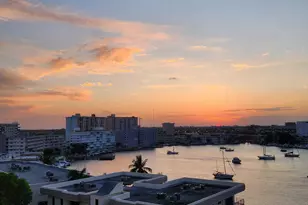 137 Golden Isles Dr, Hallandale Beach, FL 33009 - Photo 35