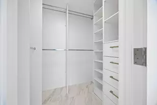 137 Golden Isles Dr, Hallandale Beach, FL 33009 - Photo 15