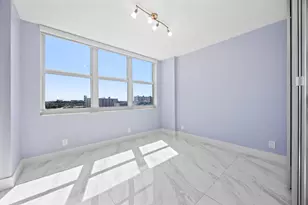 137 Golden Isles Dr, Hallandale Beach, FL 33009 - Photo 19