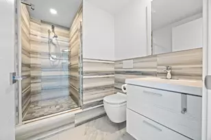 137 Golden Isles Dr, Hallandale Beach, FL 33009 - Photo 29