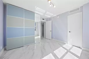 137 Golden Isles Dr, Hallandale Beach, FL 33009 - Photo 21