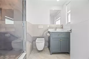 137 Golden Isles Dr, Hallandale Beach, FL 33009 - Photo 25