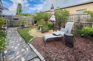 902 NE 34th St, Oakland Park, FL 33334 - Photo 1