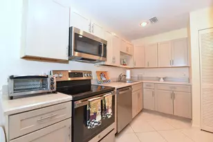 17 E Stratford Dr Dr E, Boynton Beach, FL 33436 - Photo 11