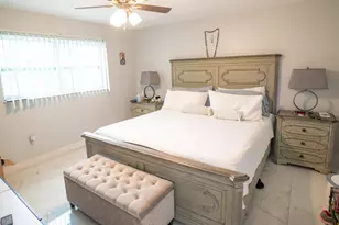 8285 Sunrise Lakes Blvd, Sunrise, FL 33322 - Photo 15