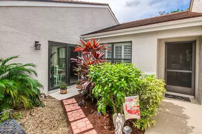 18 Edinburgh Drive, Palm Beach Gardens, FL 33418 - Photo 5