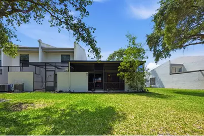 1097 NW 98th Terrace #110, Pembroke Pines, FL 33024 - Photo 27