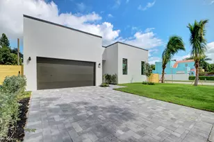 901 Upland Rd, West Palm Beach, FL 33401 - Photo 3