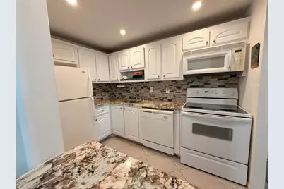 400 SE 10th Street #310, Deerfield Beach, FL 33441 - Photo 3