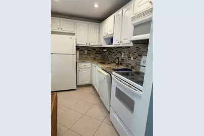 400 SE 10th Street #310, Deerfield Beach, FL 33441 - Photo 5