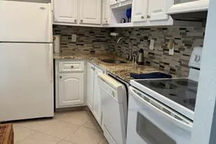 400 SE 10th St, Deerfield Beach, FL 33441 - Photo 5