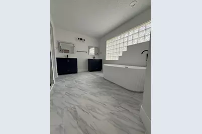 9561 NW 18th Court, Plantation, FL 33322 - Photo 11